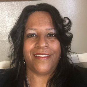 Meet your Posher, Denise